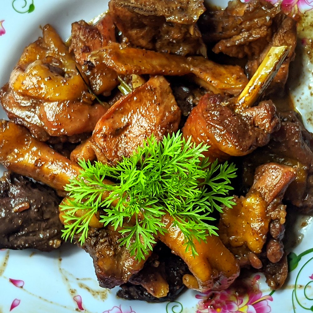Hähnchen-Adobo sa Gata
