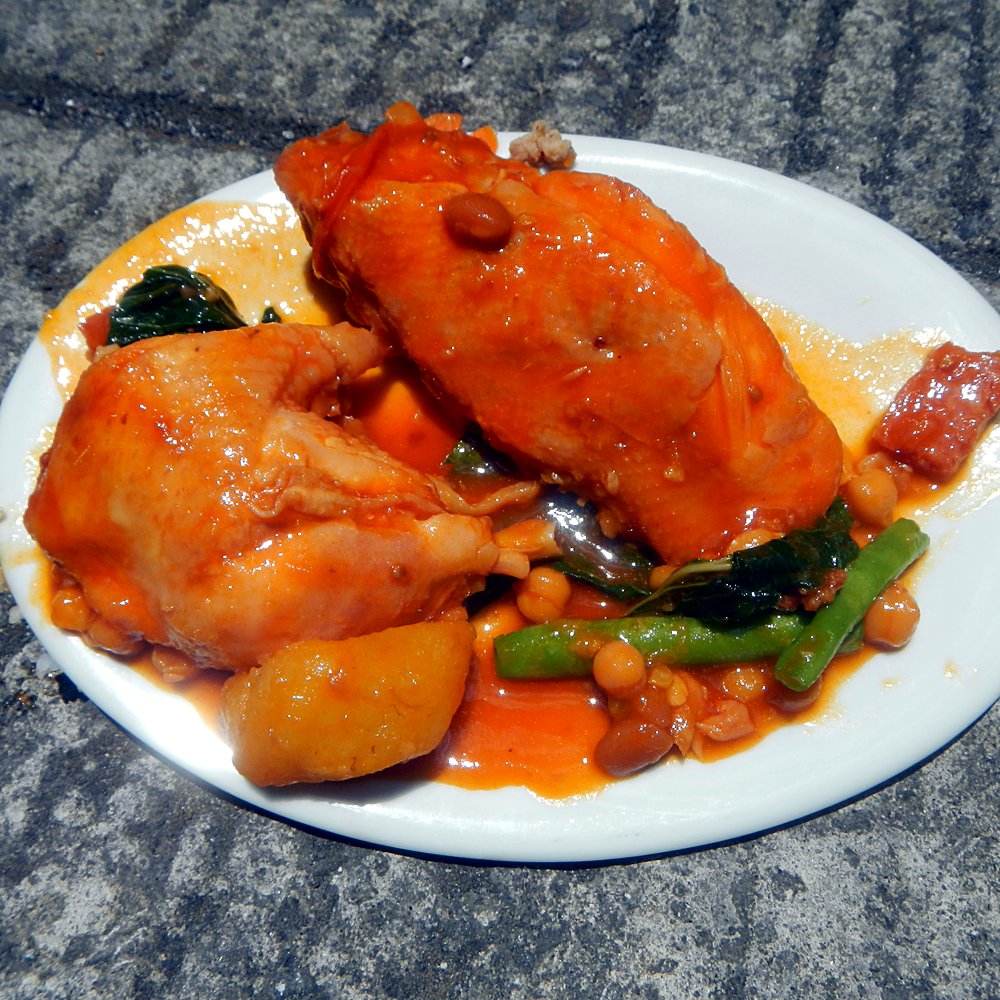 Hähnchen-Pochero